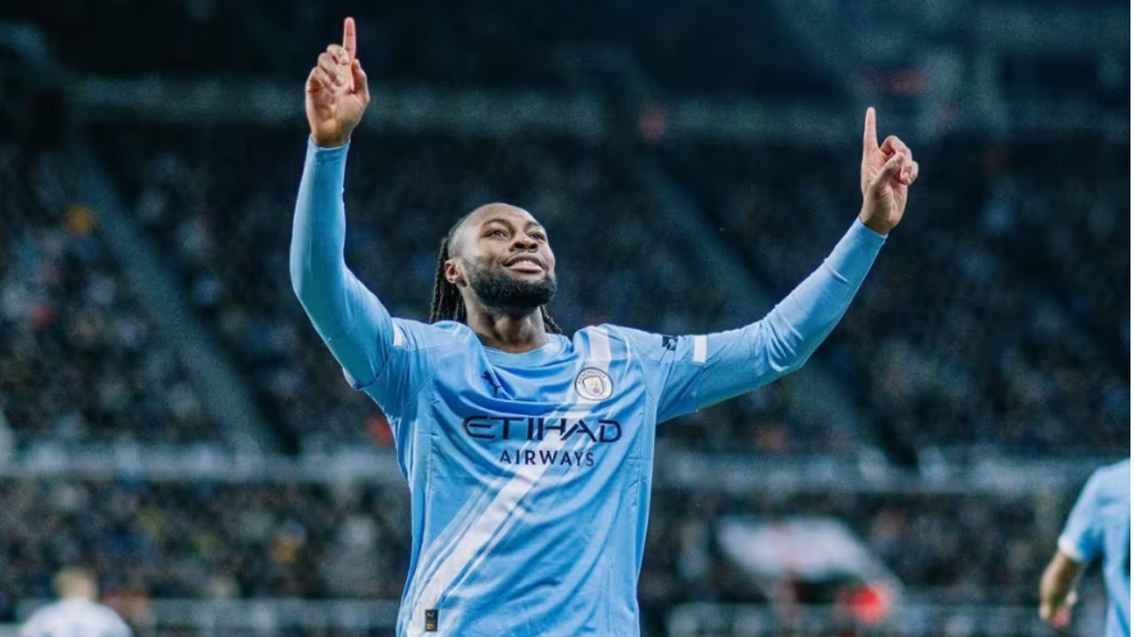 酸！曼城新援2场造3球连获最佳 曼联名宿却称风格完全不搭|塞门约|纽卡斯尔|艾特-努里|谢尔基|伤停补时_新浪新闻